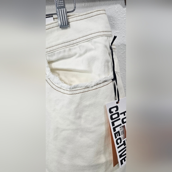 Future Collective Women's High Rise Straight Leg Raw Hem Cream Jeans Size 14 NWT - Picture 2 of 16